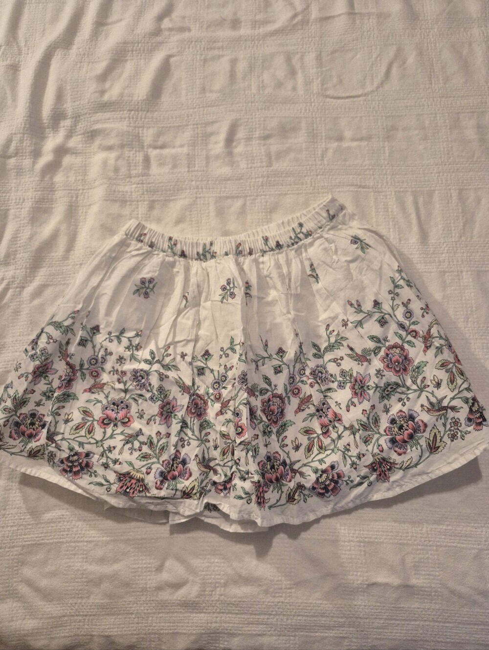 Gap girls large skirt white with floral print , lined elastic waist VGUC